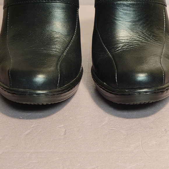BORN WOMENS 8M Black Leather Clogs - Picture 3 of 7